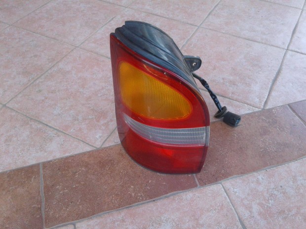 Kia Pregio 2.5 bal hátsó lámpa lámpa
