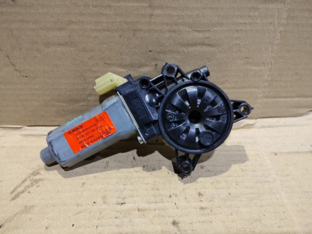 Kia Sorento 2009-2015 Jobb hts  Ablakemel motor 83460-2P000