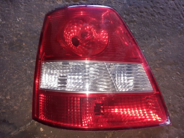Kia Sorento Bal Hátsó Lámpabúra