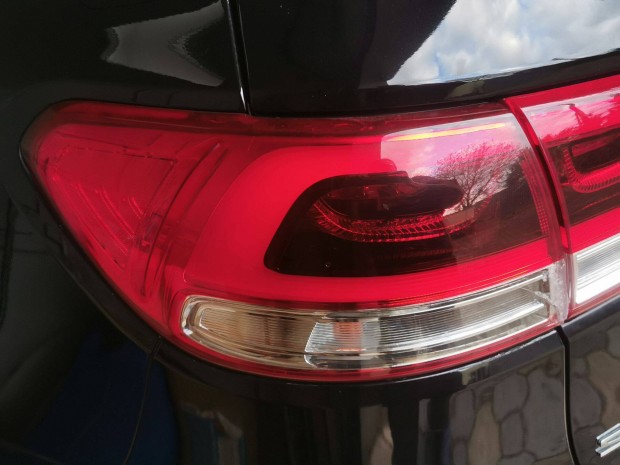 Kia Sorento III (UM 2015 - ) hátsó bal LED lámpa eladó