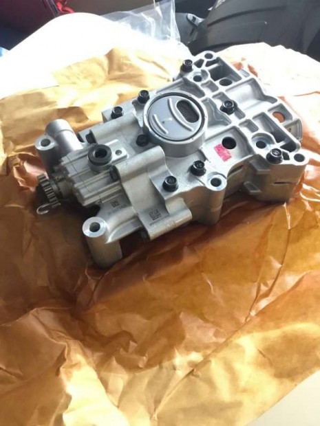Kia Sorento XM olajpumpa balance tengely 233002G400