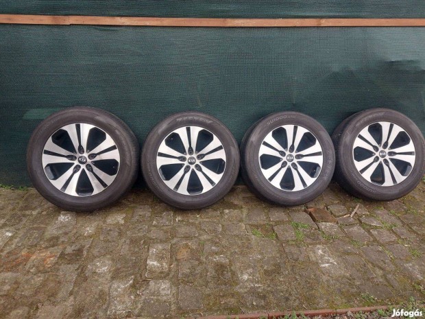 Kia Sorento alufelni+nyári gumi 5X114.3 R18