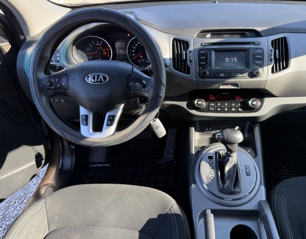 Kia Sportage SL 2.0 CRDi 4WD gyári váltókar szoknyával