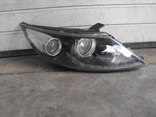 Kia Sportage jobb első led halogén lámpa fényszóró 92102-3Wxxx Hel
