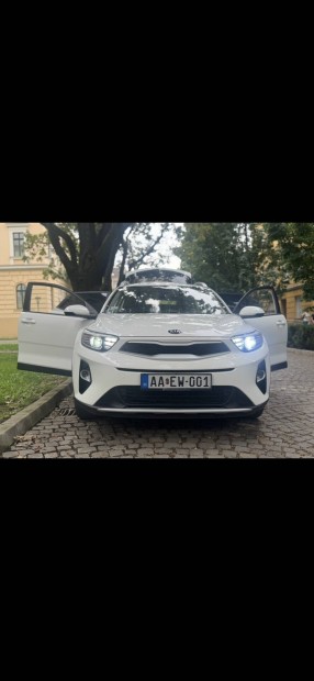 Kia Stonic 1.2 Benzin (2020) vrosi terepjr 