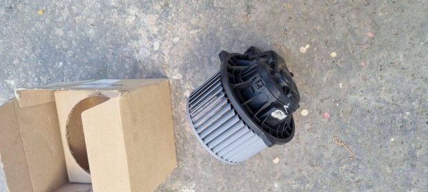 Kia Venga Ceed Creato Sorento Hyundai IX20 IX35 Getz Utastr ft vent