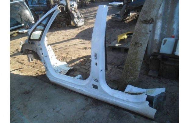 Kia Venga bal küszöb + b oszlop