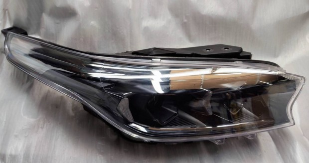 Kia Xceed facelift jobb Full LED fényszóró