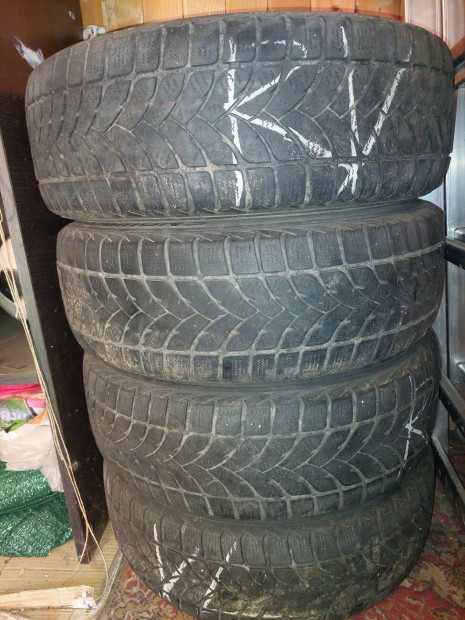 Kia acelfelni 4db, kb 4mm-es teligumival