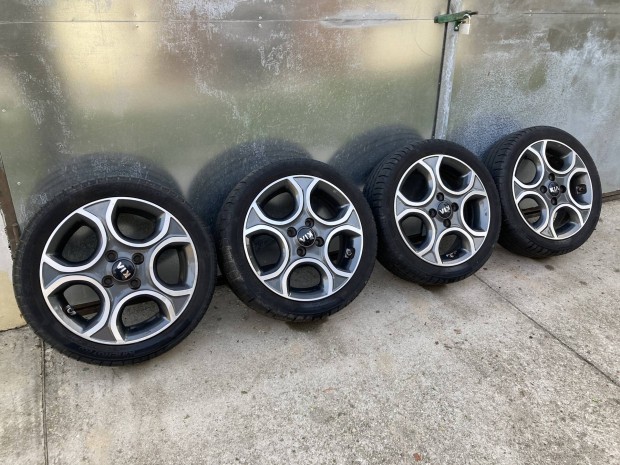 Kia alufelni 4x100 15", nyárigumival 175/50