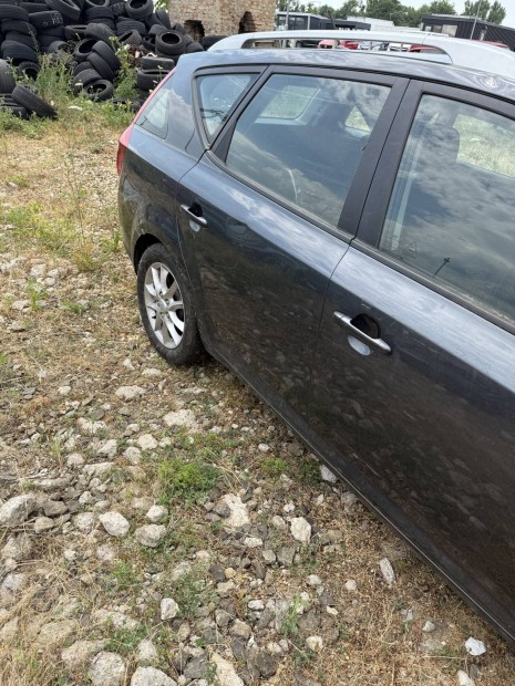 Kia ceed cee'd kombi hts ajt