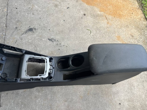 Kia ceed könyöklő