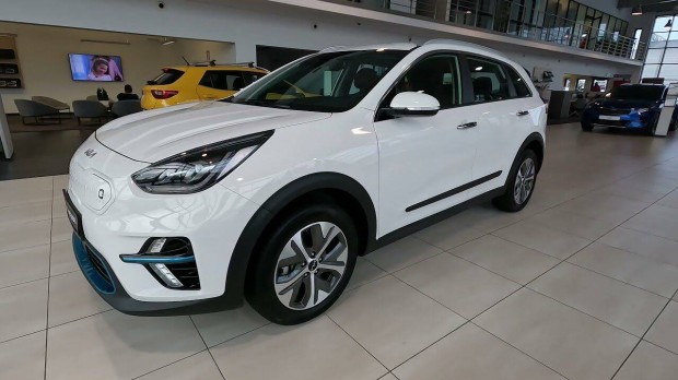 Kia e-niro platinum 64kwh /3 fázis/ napfénytető / 450 km hatótáv