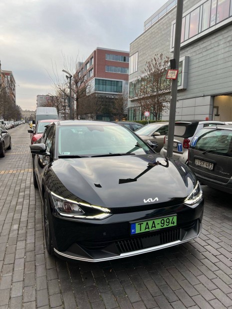 Kia ev6 58kwh power/v2l/hőszivattyú/metál fekete fényezés, 400km