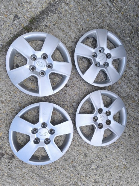 Kia gyri disztrcsa szett 15" 5x114,3