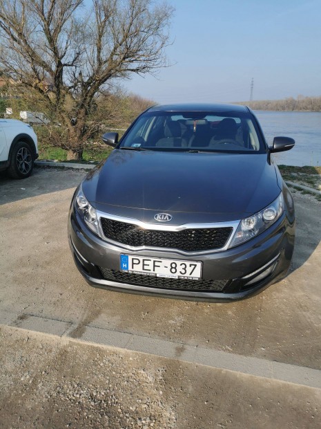 Kia optima crdi elad