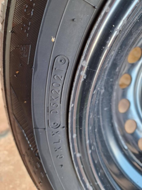 Kia stonic Felni 80-90 % téli gumival