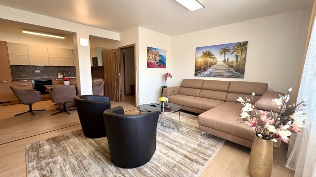 Kiadó 100 m2 új építésű tégla lakás, Debrecen