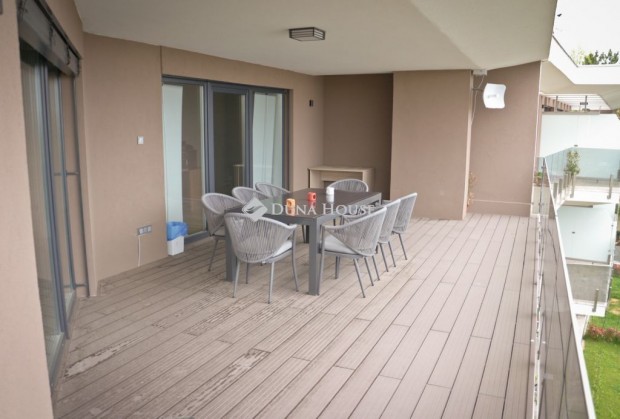 Kiad� 100 nm-es iroda P�cs