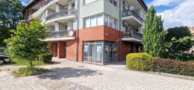Kiadó 142 m2-es belvárosi utcafrontos üzlethelyiség/iroda Miskolcon
