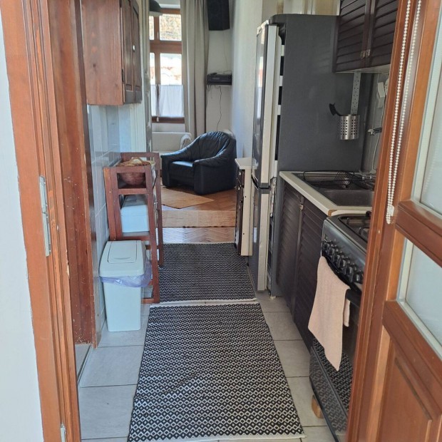 Kiad� 1,5 szob�s b�torozott lak�s X. ker�let �hegy