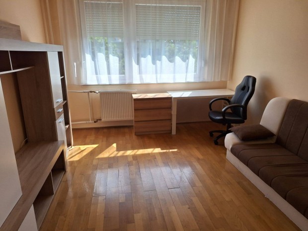 Kiadó 1,5 szobás lakás az Örs vezér terénél
