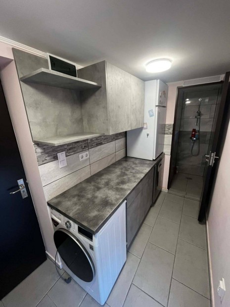 Kiad� 1 Szob�s Garzonlak�s Alb�rlet Fej�r Megye M�r Belv�ros�ban