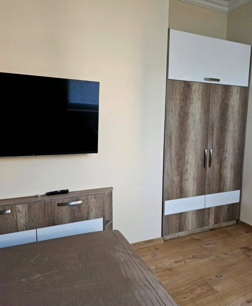 Kiad� 1 szob�s fel�j�tott alb�rlet a Toldi utc�n!