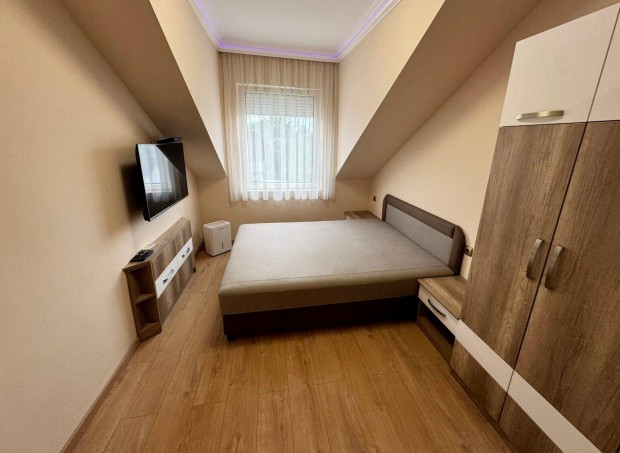 Kiad� 1 szob�s lak�s a G�r�mbei Cukr�szda mellett!