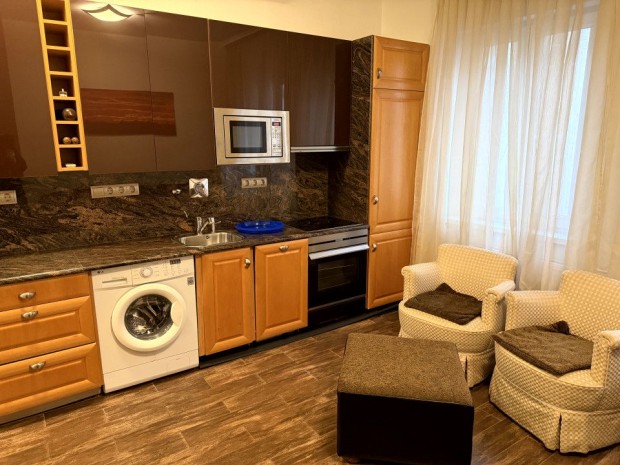 Kiad� 22 nm-es Fel�j�tott t�gla lak�s Budapest V. ker�let