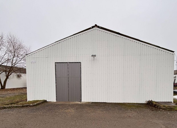 Kiad� 280 m-es ipari csarnokr�sz Martonv�s�rban, m�rciust�l