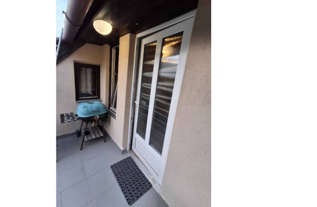 Kiadó 2.ker. lakás egyik szobája (kizárólag lánynak)