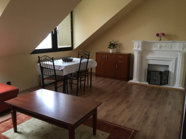 Kiad� 2 szob�s lak�s F�ton azonnal k�lt�zhet�!