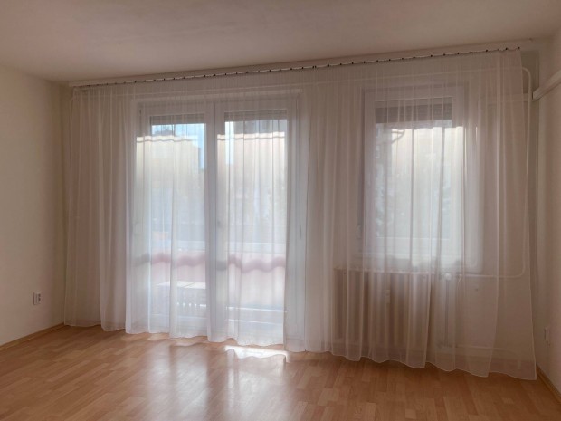 Kiad� 2 szob�s lak�s Veszpr�mben