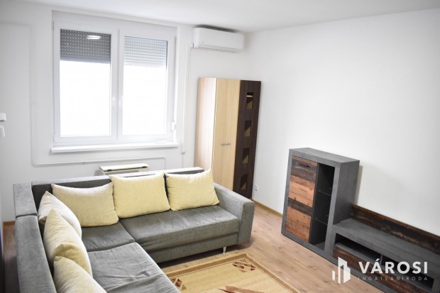 Kiad� 2 szob�s t�gla lak�s pici rezsivel Gyula sz�v�ben!