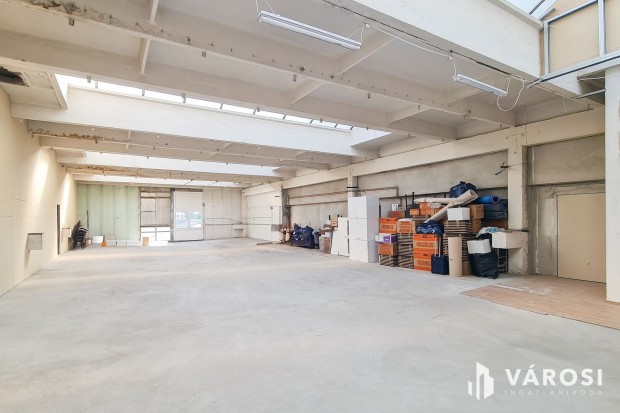 Kiad 300 m2-es, ftetlen raktr a XI. kerletben