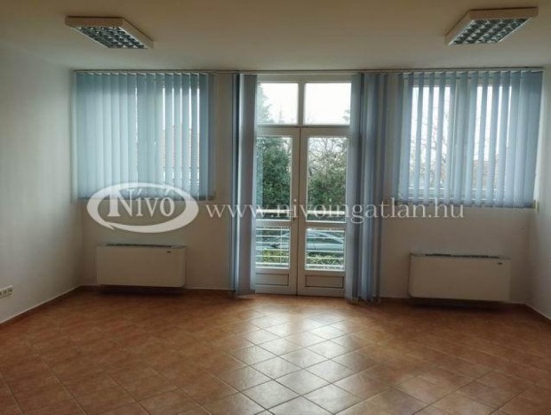 Kiad� 30 nm-es Iroda, irodah�z Veszpr�m