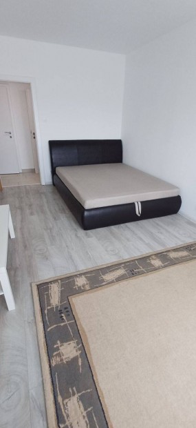 Kiadó 3 szobas lakás 15 kerületben