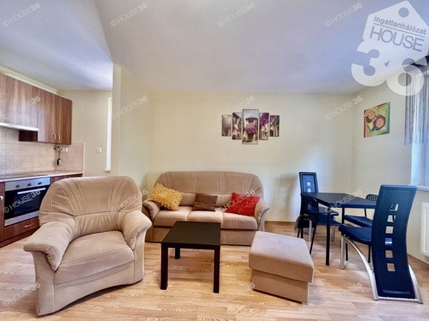 Kiad� 40 nm-es lak�s Kecskem�t