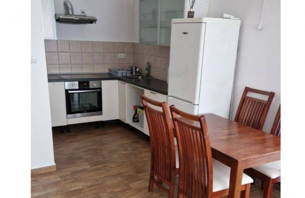 Kiadó 44 m2 lakás a Toldi-Dombliget-lakóparkban ( Huszka Jenő u. 4.)