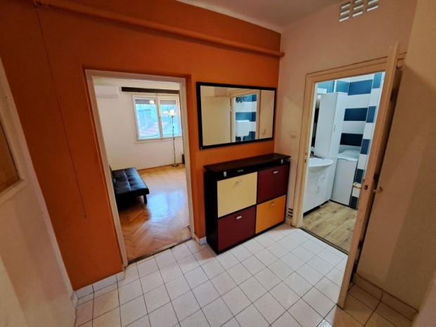 Kiad� 47 m2-es, 2 k�l�nny�l� szob�s t�glalak�s