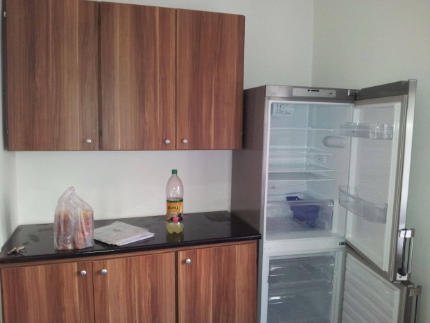 Kiad� 47 m2 lak�s �jpesten - Dun�t�l 5 perc s�t�ra