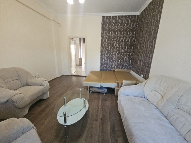 Kiad� 47 m2 t�gla lak�s, Debrecen