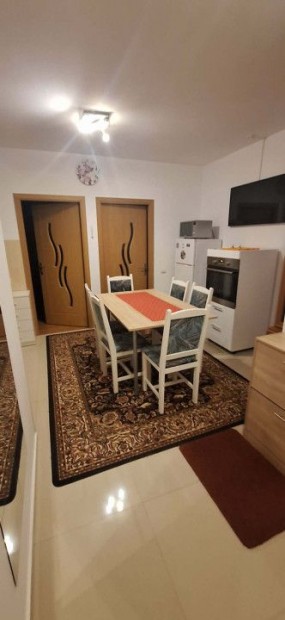 Kiad� 48 nm-es Fel�j�tott t�gla lak�s Hajd�szoboszl�