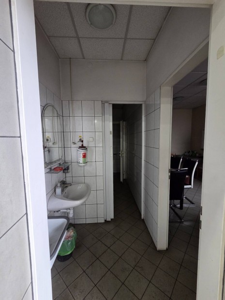 Kiad� 500m2 �zlet M�t�szalka