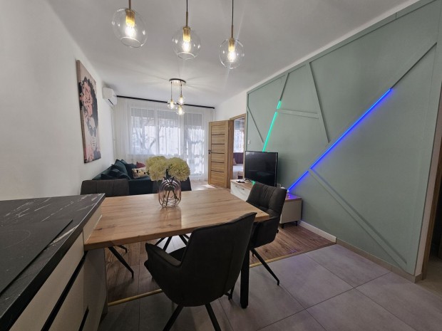 Kiad� 60 m2 t�gla lak�s, Debrecen