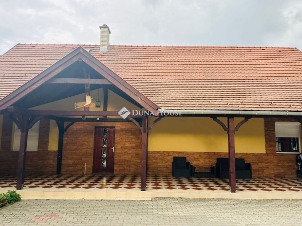 Kiad� 78 nm-es h�zr�sz , G�d�ll� Fenyves