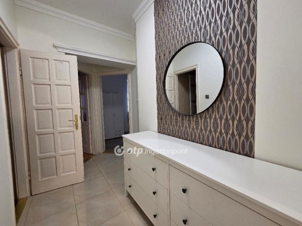 Kiad� 90 nm-es lak�s Debrecen