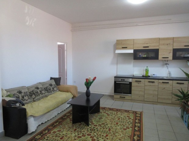 Kiad� 96 nm-es Csal�di h�z Debrecen