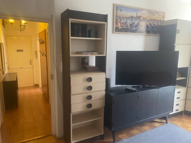 Kiad� Alb�rlet X.ker. 49nm 1,5 szoba Emelet